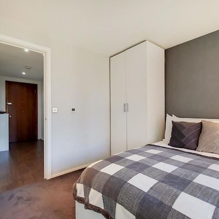 Two Bedroom Apartment - London Excel Stays Bagian luar foto