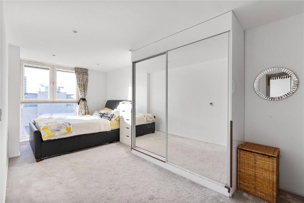 Two Bedroom Apartment - London Excel Stays Bagian luar foto