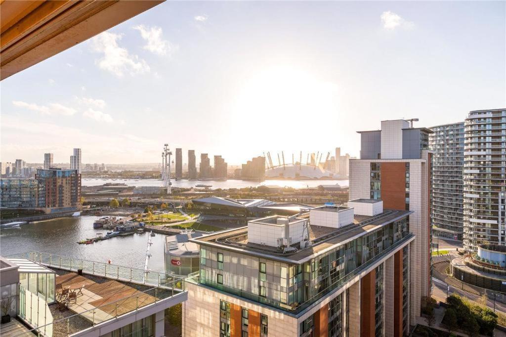 Two Bedroom Apartment - London Excel Stays Bagian luar foto
