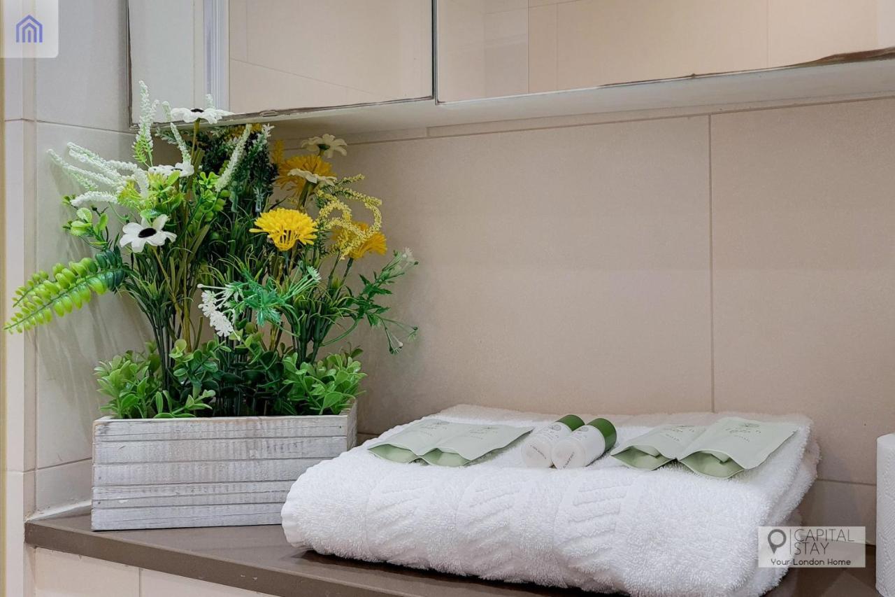Two Bedroom Apartment - London Excel Stays Bagian luar foto